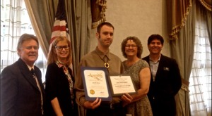 Jacob Perry receives the 
Samaritan Center 
Community Service Award